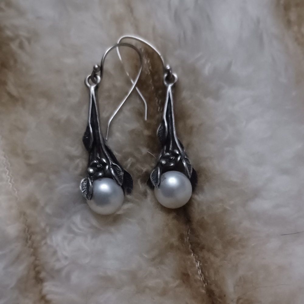 Elegant Silver Pearl Drop Earrings
